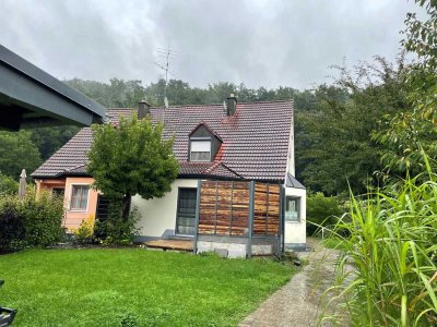 Wunderschöne Doppelhaushälfte mit großem Grundstück in Veitsaurach