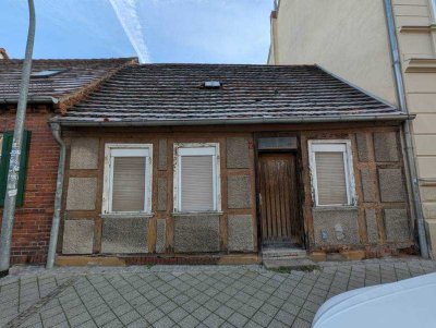 Einfamilienhaus in der Altstadt von Stendal; Mindestgebot 9.700 €; Einzelheiten siehe Exposee!!