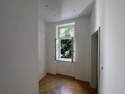 Charmanter Altbau trifft modernen Komfort – 2-Zimmer-Wohnung mit Blick ins Grüne
