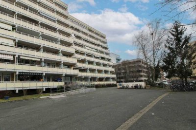 Sofort bezugsfreie 1,5-Zi.-Etagenwohnung mit TG-Stpl. & Balkon in urbaner Lage von Nürnberg