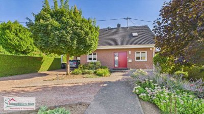 EINZIEHEN & WOHLFÜHLEN - HOCHWERTIGES WOHNHAUS MIT GARTEN UND GARAGE!