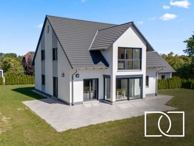 Hochwertiger Neubau! Energieeffizientes Architektenhaus mit Privatsphäre auf großem Grundstück