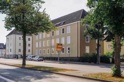 Zentrale Wohnung mit Tageslichtbad // 2.OG rechts bis zum 31.12.2028 anmietbar!!!