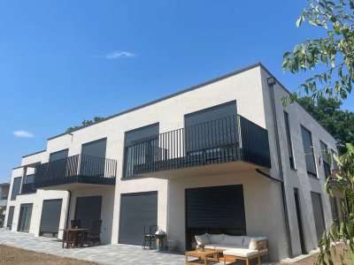 Neubau, schön geschnittene 2-Zimmer-Wohnung mit Balkon zu vermieten