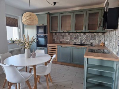 � Provisionsfrei! Frisch renovierte 3-Zimmer-Wohnung mit Balkon, Garage & hochwertiger Einbauküche