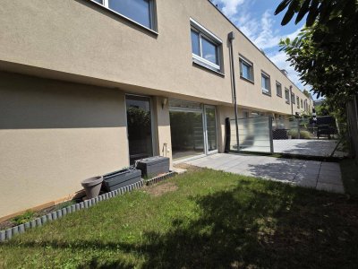 Preisreduktion! Entzückende Gartenwohnung in Ruhelage - liebenswerte Anlage mit Tiefgaragenplatz