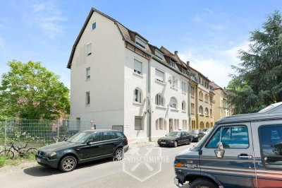Von  Privat ,Geschmackvolle, gepflegte 3-Zimmer-EG-Wohnung mit EBK in Stuttgart - Bad Cannstatt