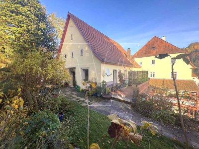 Historische Wohnperle mit Kamin, Terrasse und traumhafter Aussicht - vermietet