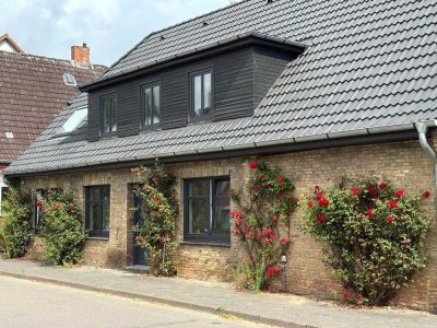 4 neue Wohnungen in charmanten Altbau - in Schleinähe