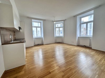 Charmante 53m² Altbauwohnung, 2 Zimmer, neue Einbauküche &amp; Lift