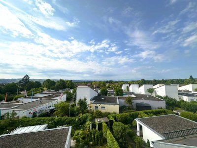 Alpenblick inklusive - Lichtdurchflutete, sanierte 3,5 Zimmer Wohnung mit Loggia & Garage!
