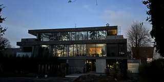 Penthousewohnung mit Aufzug in einem Architektenhaus in Düsseldorf - Süd  Benrath / Urdenbach