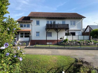 Zweifamilienhaus mit 2 getrennten Eigentumswohnungen in schöner Lage!
