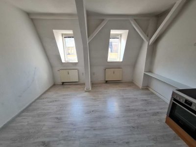 + + + Top gepflegte 1-Zimmer Wohnung in Zentrumsnähe + + +