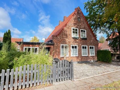 Charmantes Einfamilienhaus mit modernem Bungalow in Top Lage ca. 200m zum Strand