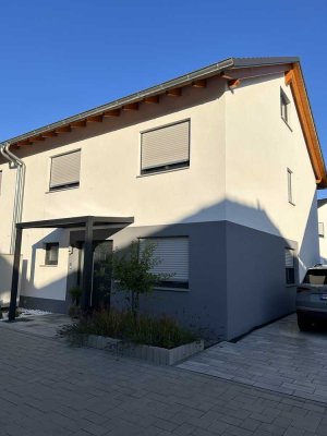 Schöne Doppelhaushälfte mit Garten und gehobener Innenausstattung und EBK zur Miete in Rimbach