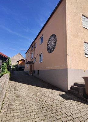 Helle 2 ZKB, DG-Wohnung in gepflegtem 6-Parteienhaus in Bobingen