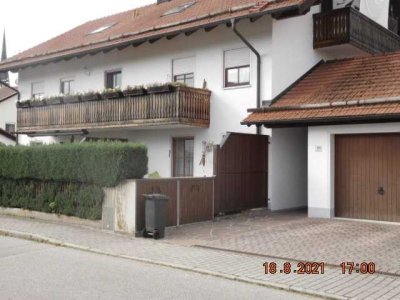 Stilvolle, geräumige und gepflegte 1-Zimmer-EG-Wohnung mit Terr. + Gart. + Küch +Hobbyr. in Emmering