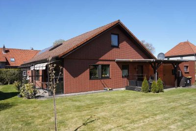 * Attraktives Mietbjekt in Uetze * - Einfamilienhaus mit Garage & ca. 689 m² Grundstück