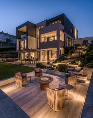 Willkommen in der Welt einer High-End-Luxusimmobilie in Nähe der Frankfurt International School