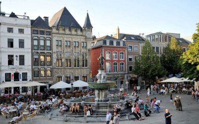 亚琛绝对市中心Rathaus Markt单人公寓，独立卫浴，长租，拎包入住，可An