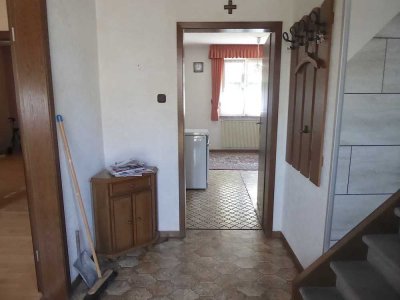 Einfamilienhaus mit großem Grundstück
