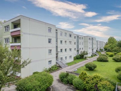 Großzügige, gepflegte 3,5 Zimmer Wohnung mit Balkon und TG-Stellplatz