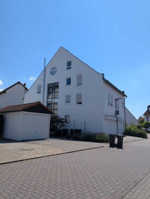 4 Zimmer Maisonette Wohnung in Waldsee mit Blick auf die Pfälzer Berge + 2 Balkone, Keller & Garage