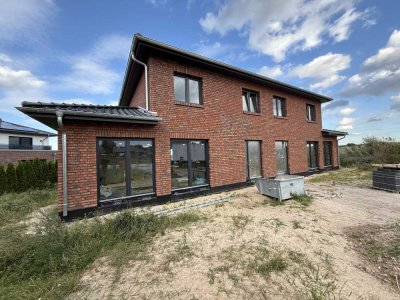 - Moderne Neubau Doppelhaushälfte in Neetze zu vermieten -