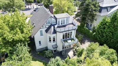Jung von Haus | Freistehende Villa mit Tradition