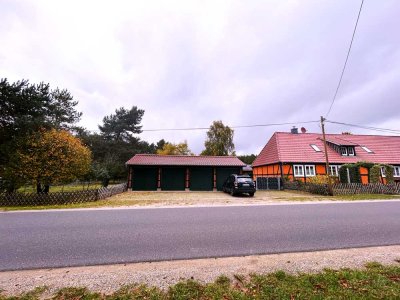 Historisches Fachwerkhaus mit Innenhof, Nebengebäuden und weitläfigem Grundstück