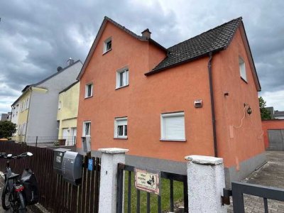 gepflegtes Zweifamilienhaus in guter Lage in Lechhausen