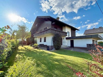 Großes, solides Wohnhaus mit Garage in Landskron