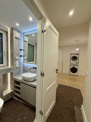 Blick auf Hubertus-See Grunewald mit Garten