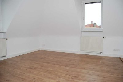 2,5 - Zimmer - Dachgeschosswohnung mit Einbauküche