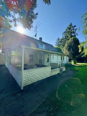 Sanierte Altbau 4-Zimmer Wohnung mit riesigem Garten in Bogenhausen