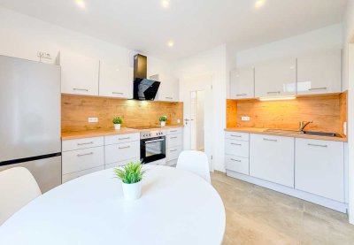 Nachmieter gesucht* 3-RW* Hochparterre* EBK* Bad mit Badewanne* saniert & möbliert* PKW-SP*