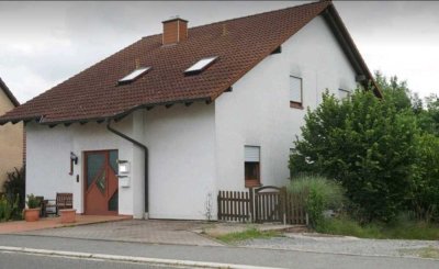 Ansprechende und gepflegte 3,5-Raum-Dachgeschosswohnung in Lobbach