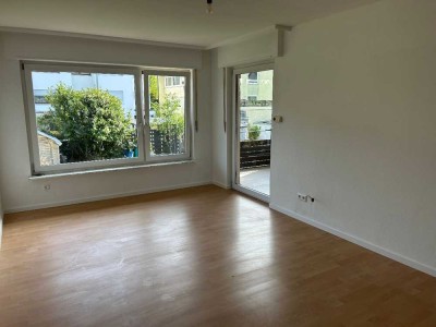 Exklusive, modernisierte 2-Raum-Wohnung mit Balkon in Asperg