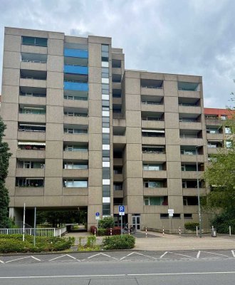 2-Zimmer-Wohnung mit Loggia und Garage im 9. Stock