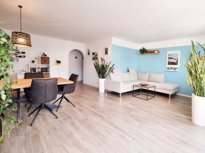 Stilvolle 4-Zi.-Whg. mit Sonnenbalkon, neuem Bad & TG-Box - in Gerlingen