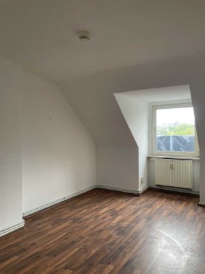 1-Zimmer Dachgeschosswohnung im Nordend - ideal für Handwerker