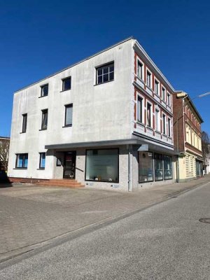 Großzügige 2-Zimmer-Altbauwohnung in zentraler Lage