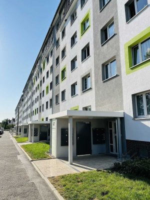 Helle 3-Raum-Wohnung mit moderner Einbauküche