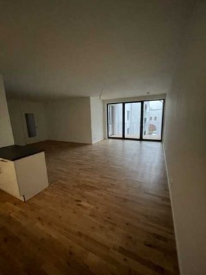 4 Zimmer Wohnung mit Balkon im historischen Baudenkmal