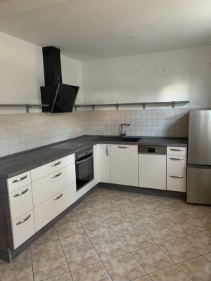 Schöne 3.-Zi.-Maisonette Wohnung mit Einbauküche und Balkon
