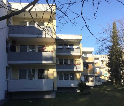 Großzügig geschnittene 4-Zimmer Wohnung mit Balkon!