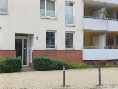 Schöne und gepflegte 3-Zimmer-Hochparterre-Wohnung mit Balkon und EBK in Braunschweig