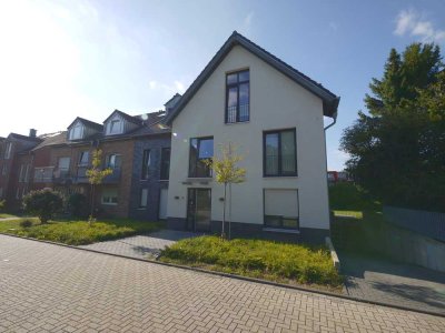 Wunderschöne 2-Raum-Wohnung I Hochwertig ausgestattet I  Parkett I Balkon Tiefgarage