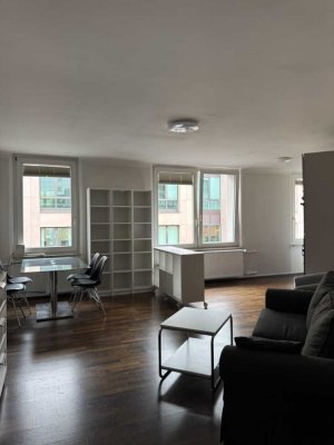 Zentral gelegene, voll möblierte 2-Zimmer-Wohnung im Herzen von Düsseldorf